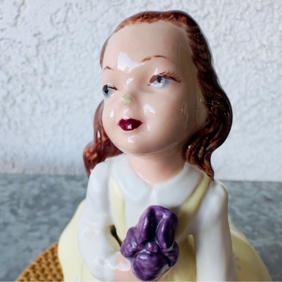 HOLLAND MOLD Mid-century VTG MAIDEN Porcelain Auburn Hair w/ Bouquet Cottagecore - Picture 10 of 14